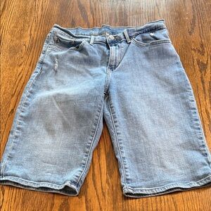 Levi’s Bermuda Denim Shorts Size 31 Light Wash Mid Rise